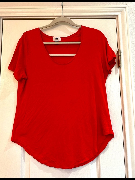 Old Navy Tops - Old Navy - Red Scoop Neck Short Sleeve Tee